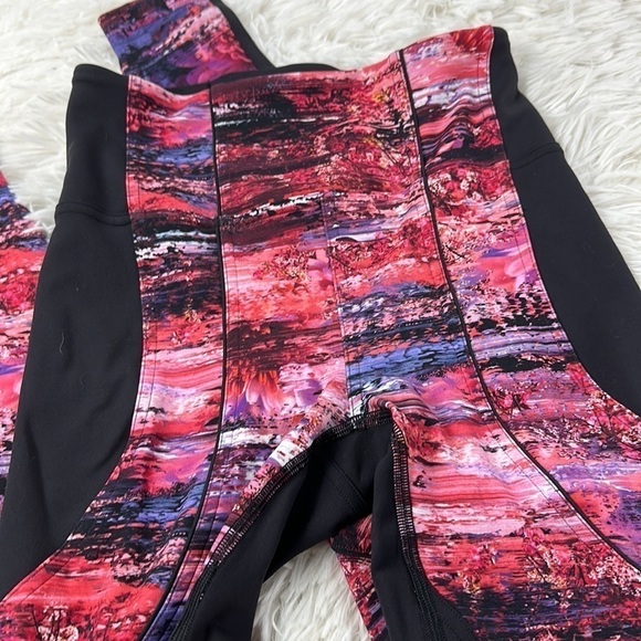 Lululemon Sweat & Repeat Tight *28" Black / Dahliascape Multi - Picture 2 of 4